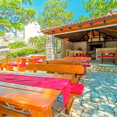 And Restaurant Danica فندق مبيت وإفطار بوفايل