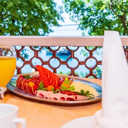 Oda ve Kahvaltı And Restaurant Danica