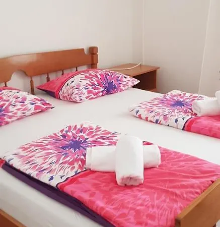 فندق مبيت وإفطار And Restaurant Danica 3*