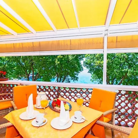 And Restaurant Danica 3* بوفايل