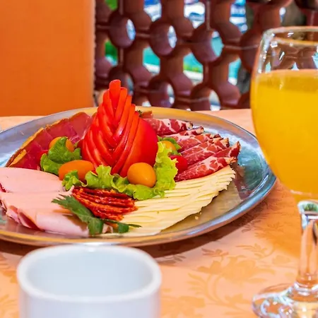 فندق مبيت وإفطار And Restaurant Danica