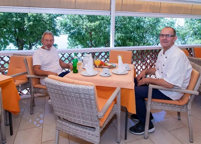 Rooms&restaurant Danica 3* Povile