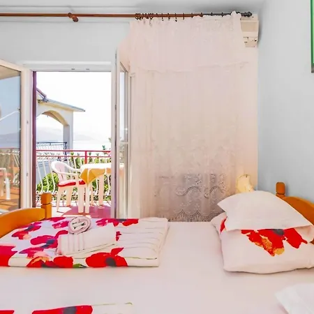 krevet i doručak And Restaurant Danica Povile