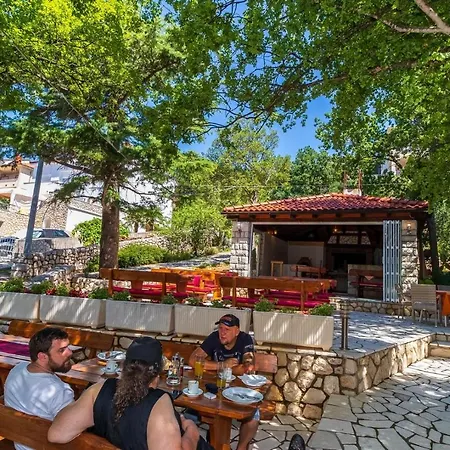 krevet i doručak And Restaurant Danica